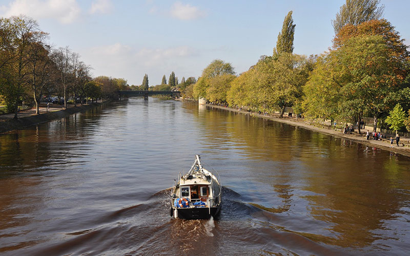 Cruise around the Ouse, York City