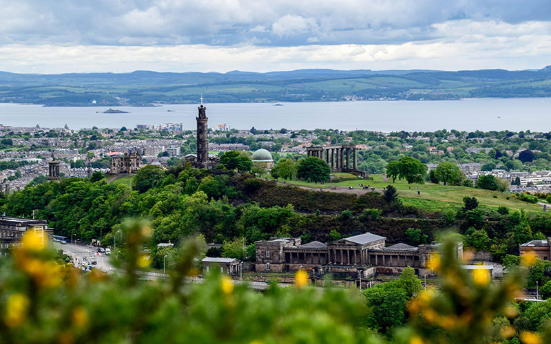 Blossoming trees and vibrant greenery during spring in Edinburgh